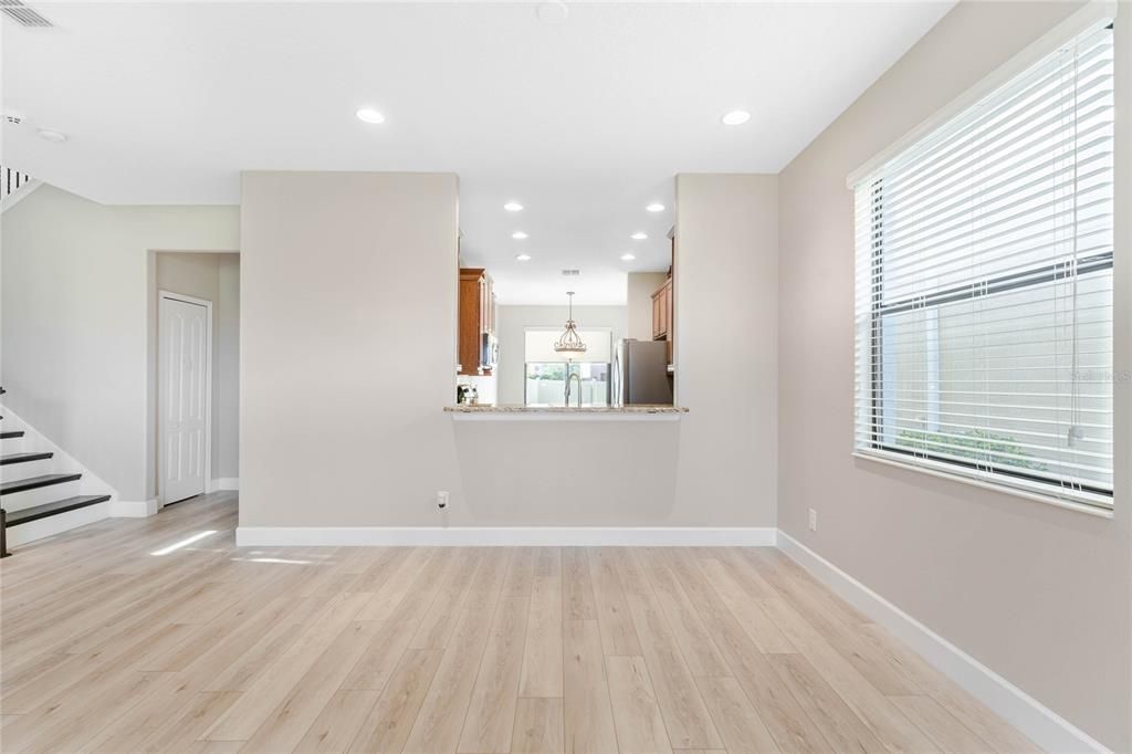 出租: $3,200 (4 贝兹, 2 浴室, 2433 平方英尺)