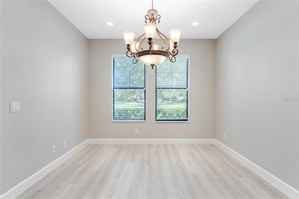 出租: $3,200 (4 贝兹, 2 浴室, 2433 平方英尺)