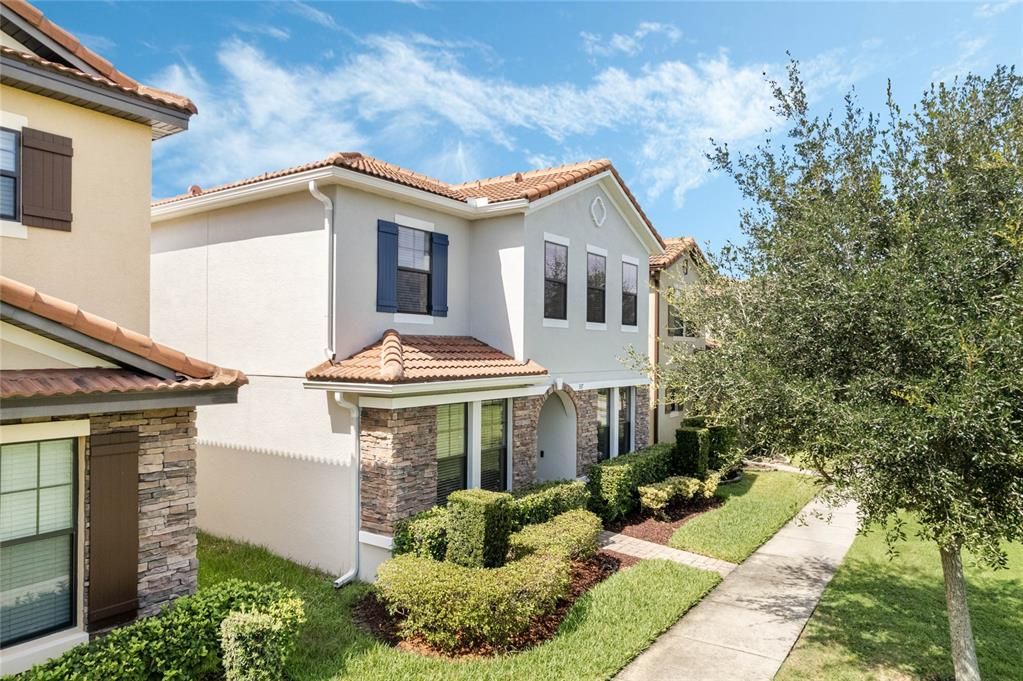 出租: $3,200 (4 贝兹, 2 浴室, 2433 平方英尺)