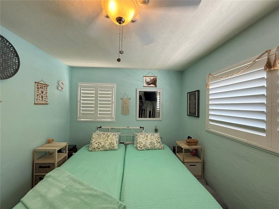 For Sale: $475,000 (2 beds, 1 baths, 1016 Square Feet)