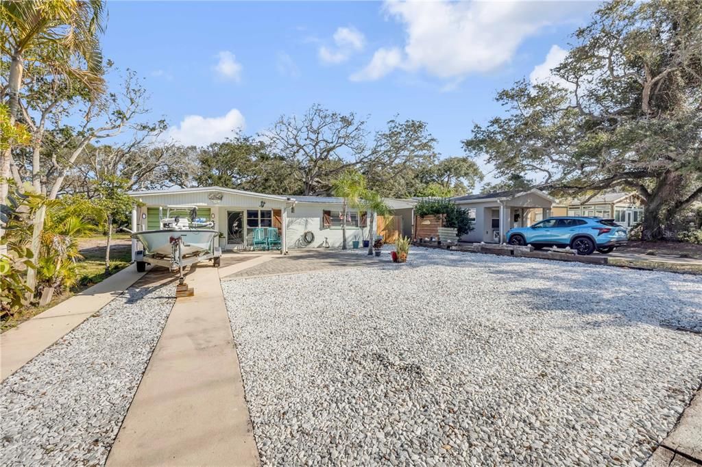 Activo con contrato: $422,500 (2 camas, 1 baños, 1016 Pies cuadrados)
