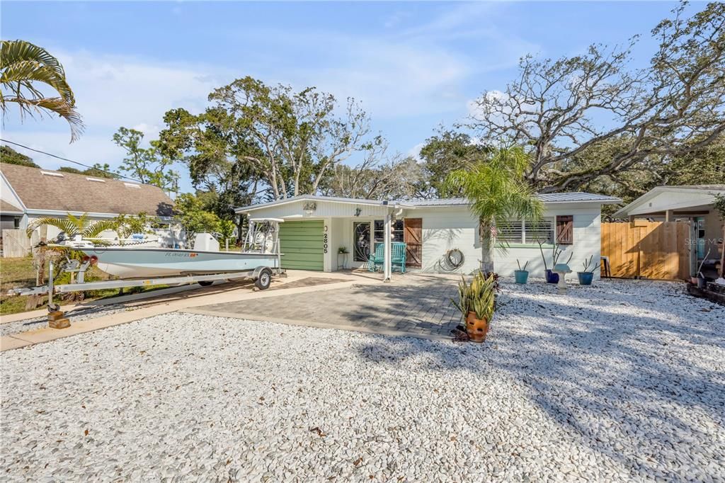 Activo con contrato: $422,500 (2 camas, 1 baños, 1016 Pies cuadrados)