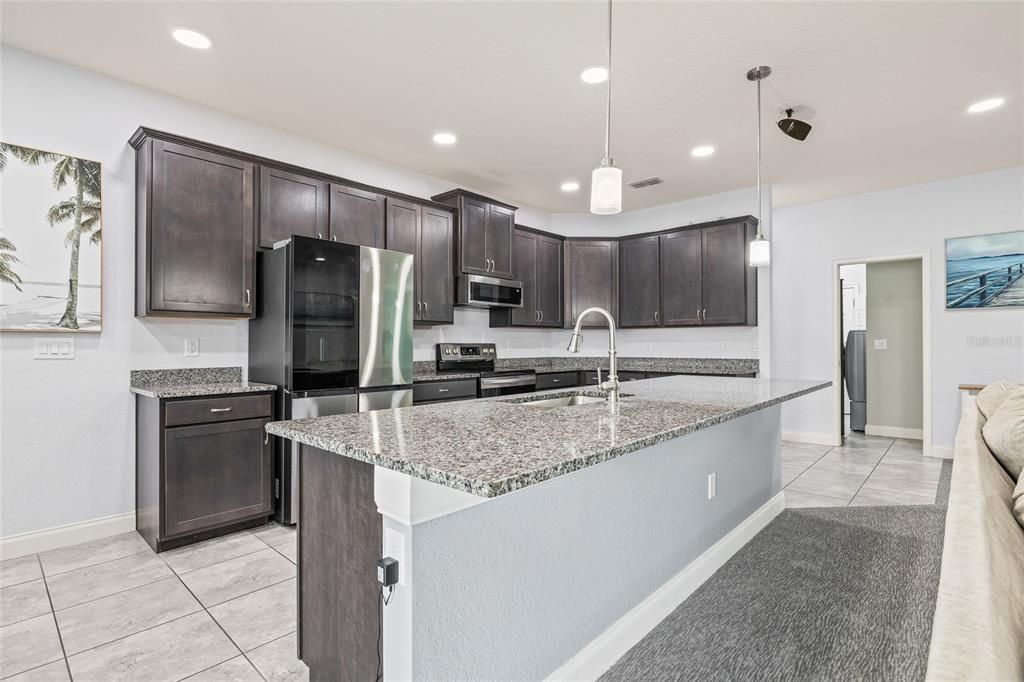 На продажу: $469,000 (4 спален, 3 ванн, 2463 Квадратных фут)