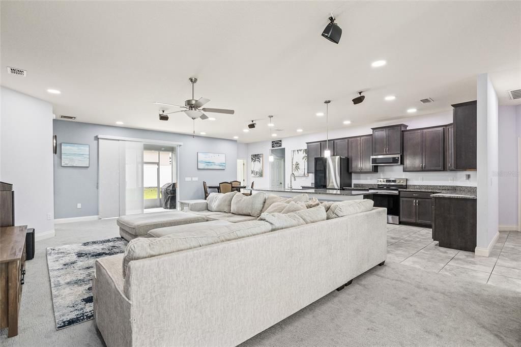 На продажу: $469,000 (4 спален, 3 ванн, 2463 Квадратных фут)