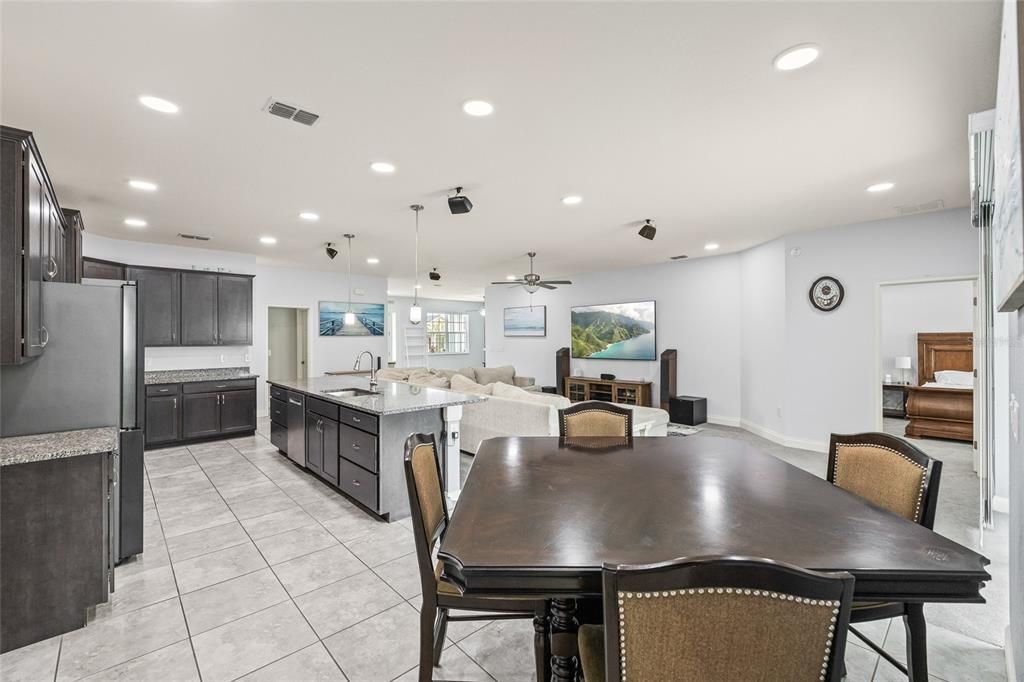 На продажу: $469,000 (4 спален, 3 ванн, 2463 Квадратных фут)