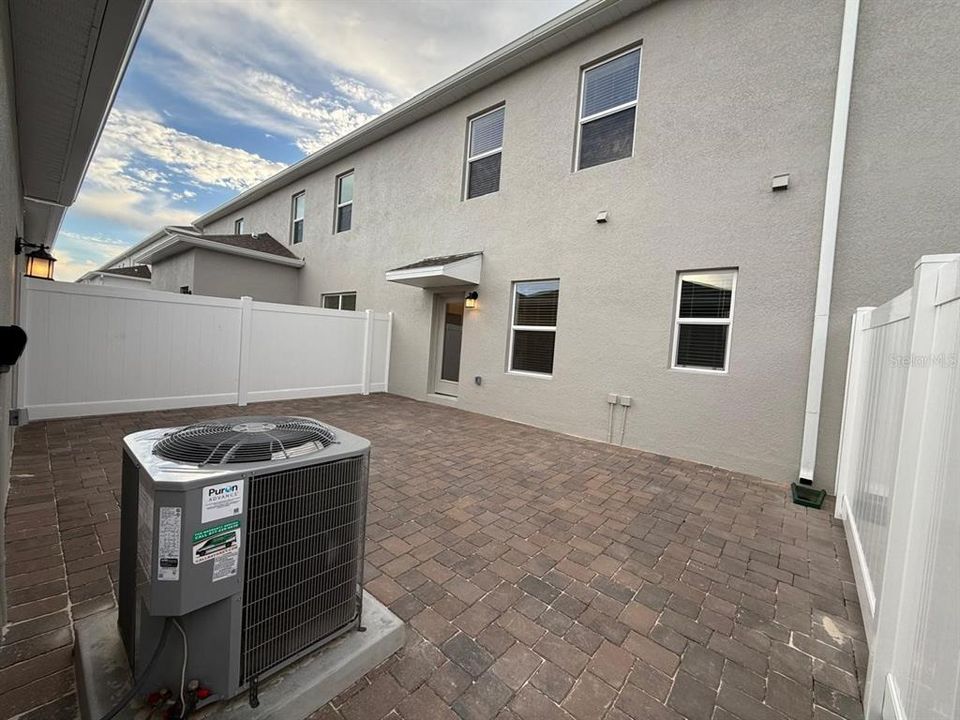 For Rent: $2,450 (3 beds, 2 baths, 1615 Square Feet)