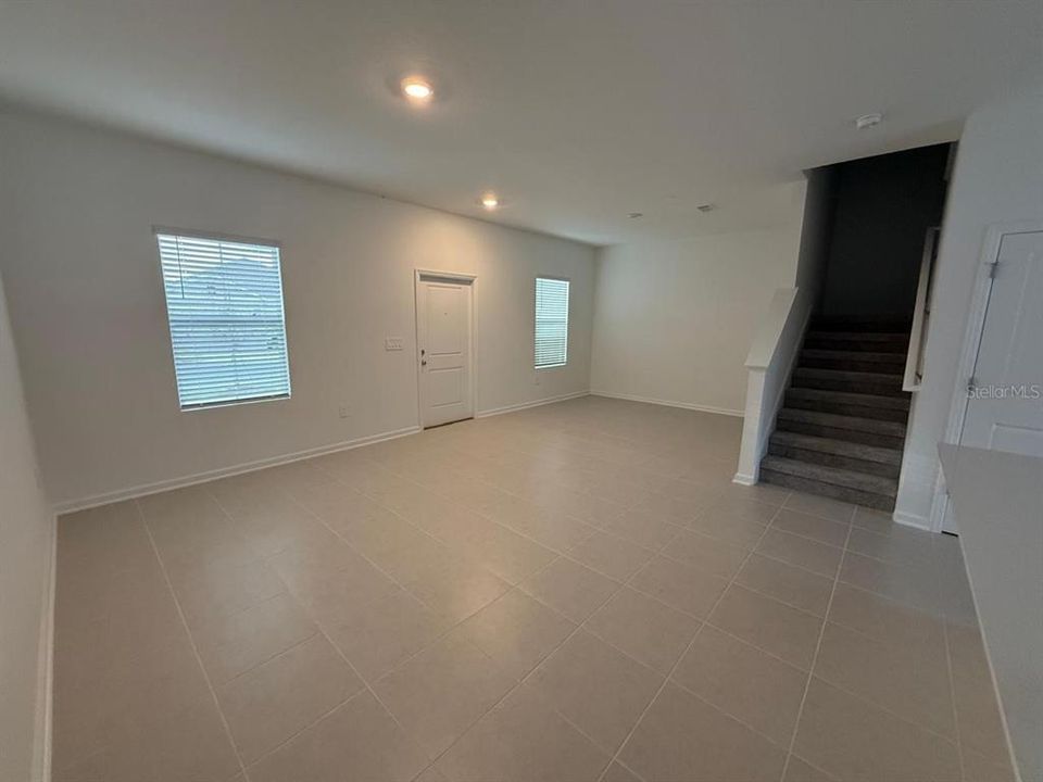 For Rent: $2,450 (3 beds, 2 baths, 1615 Square Feet)