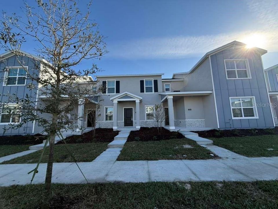 For Rent: $2,450 (3 beds, 2 baths, 1615 Square Feet)