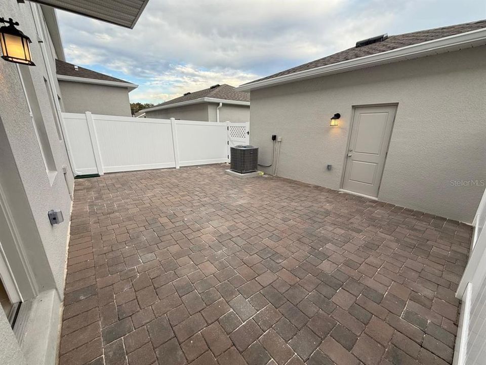 For Rent: $2,450 (3 beds, 2 baths, 1615 Square Feet)