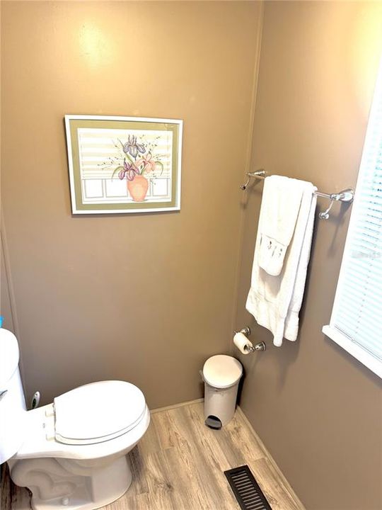 待售: $245,000 (2 贝兹, 2 浴室, 1343 平方英尺)