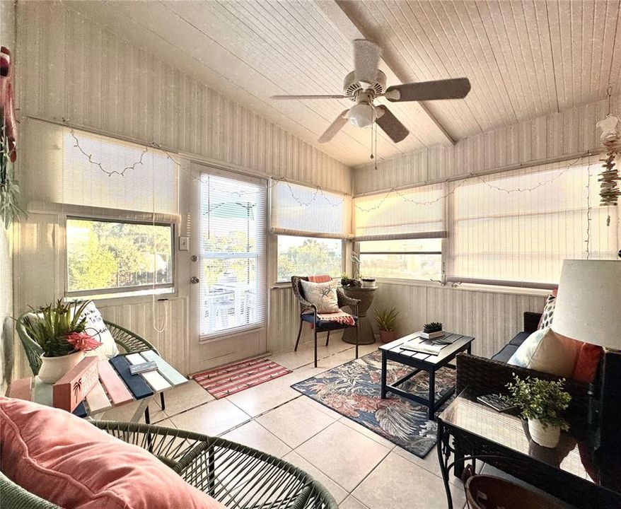 待售: $245,000 (2 贝兹, 2 浴室, 1343 平方英尺)