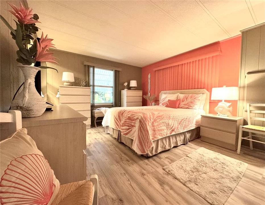 待售: $245,000 (2 贝兹, 2 浴室, 1343 平方英尺)