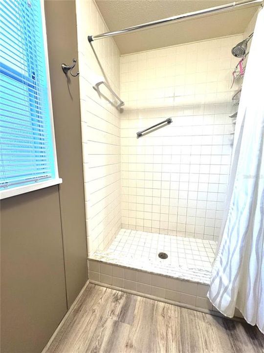 待售: $245,000 (2 贝兹, 2 浴室, 1343 平方英尺)