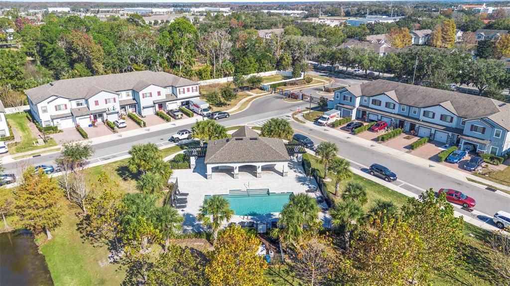 En Venta: $563,000 (3 camas, 3 baños, 2419 Pies cuadrados)