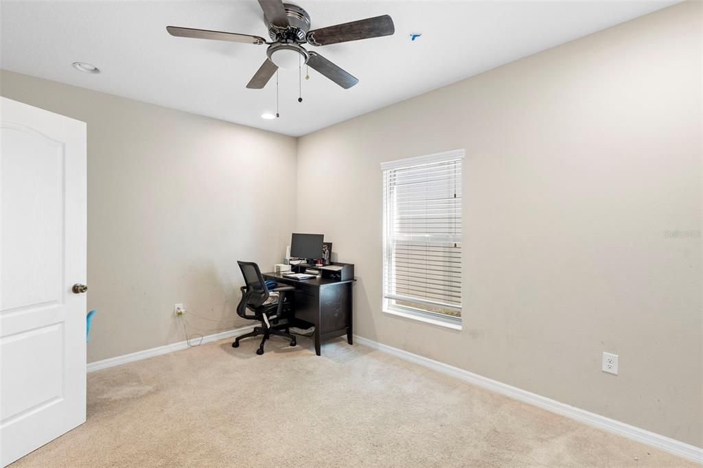 En Venta: $563,000 (3 camas, 3 baños, 2419 Pies cuadrados)