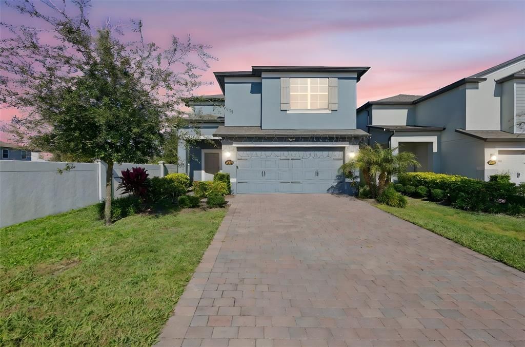 En Venta: $563,000 (3 camas, 3 baños, 2419 Pies cuadrados)