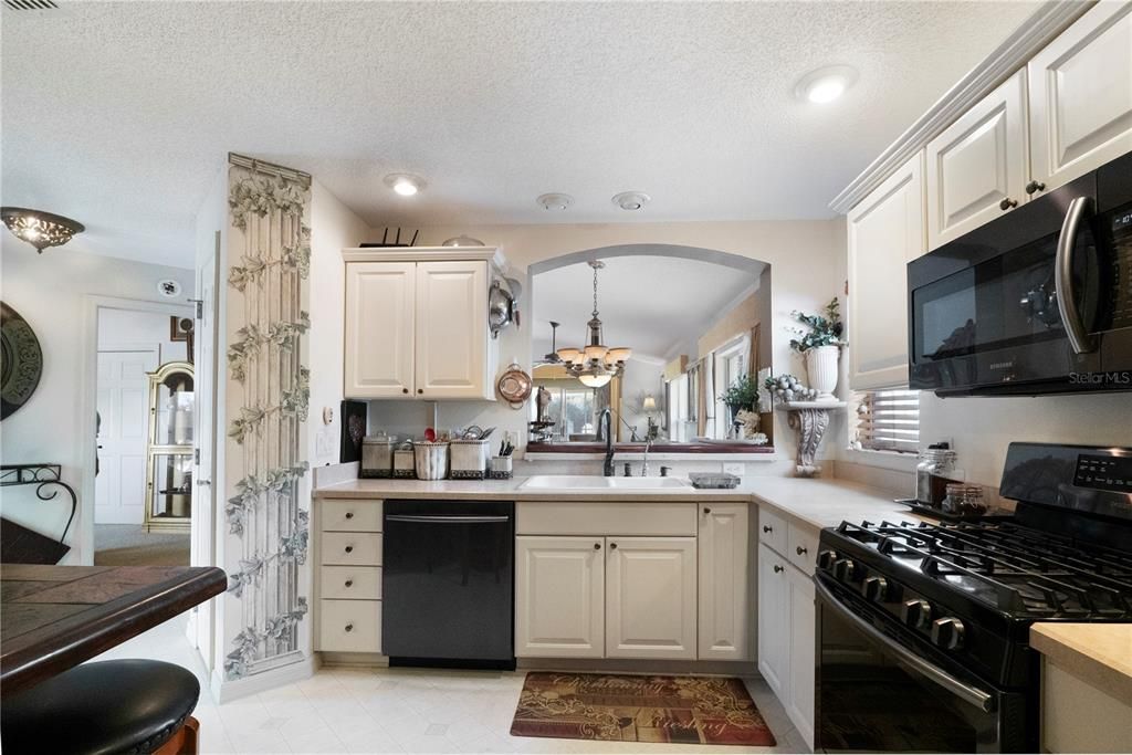 待售: $399,900 (2 贝兹, 2 浴室, 1178 平方英尺)