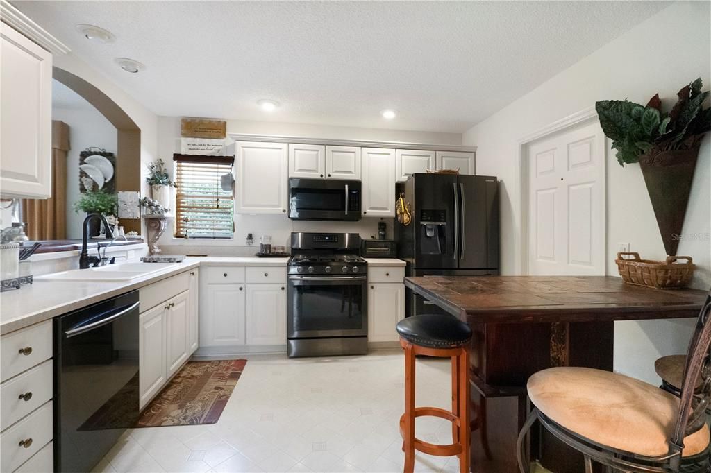 待售: $399,900 (2 贝兹, 2 浴室, 1178 平方英尺)