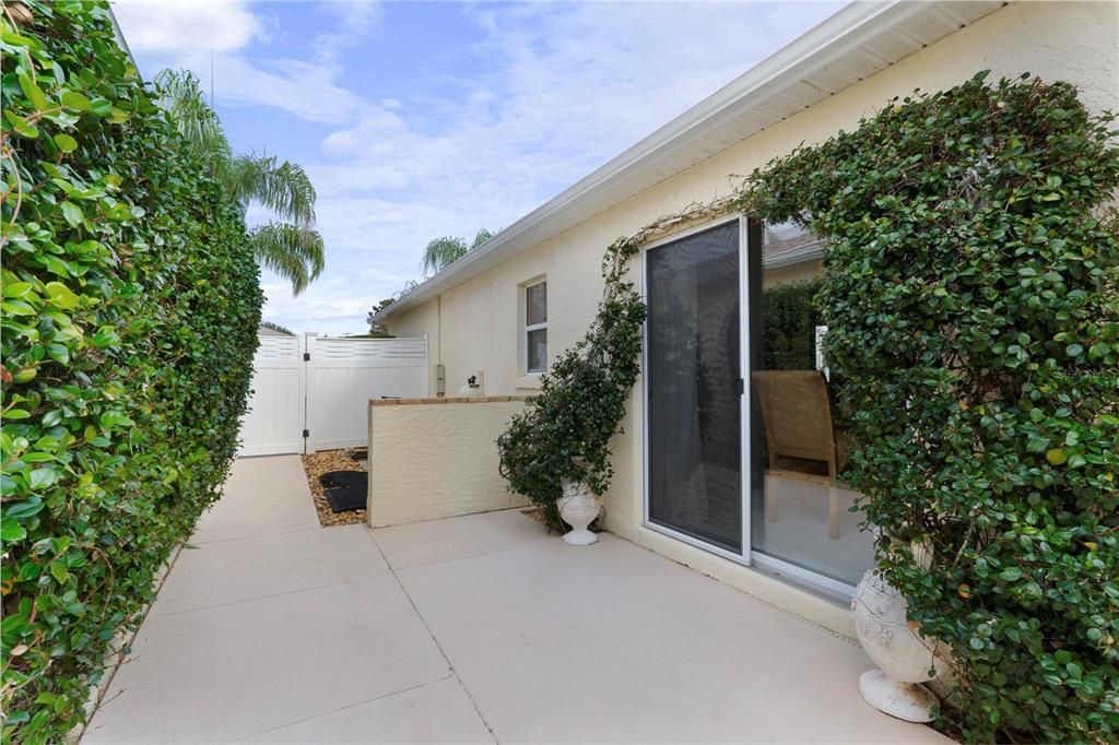 待售: $399,900 (2 贝兹, 2 浴室, 1178 平方英尺)