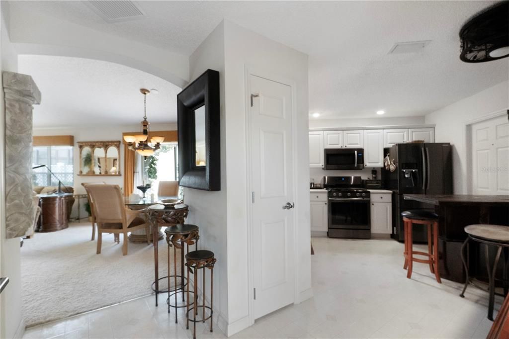 待售: $399,900 (2 贝兹, 2 浴室, 1178 平方英尺)