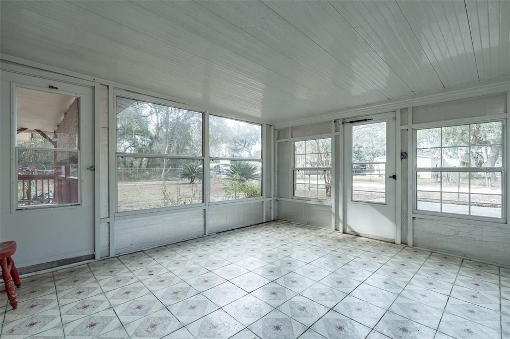 En Venta: $174,900 (2 camas, 1 baños, 1118 Pies cuadrados)