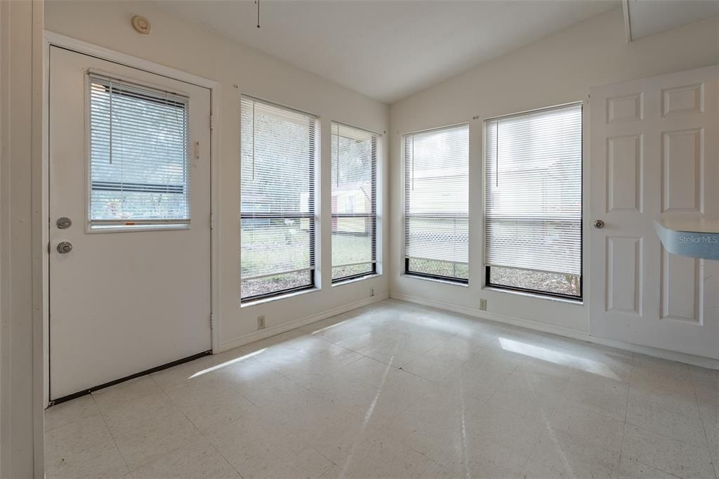 En Venta: $174,900 (2 camas, 1 baños, 1118 Pies cuadrados)