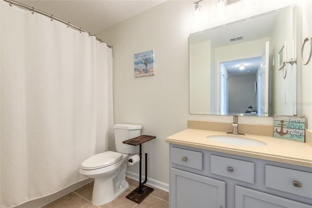 На продажу: $399,000 (3 спален, 2 ванн, 1905 Квадратных фут)