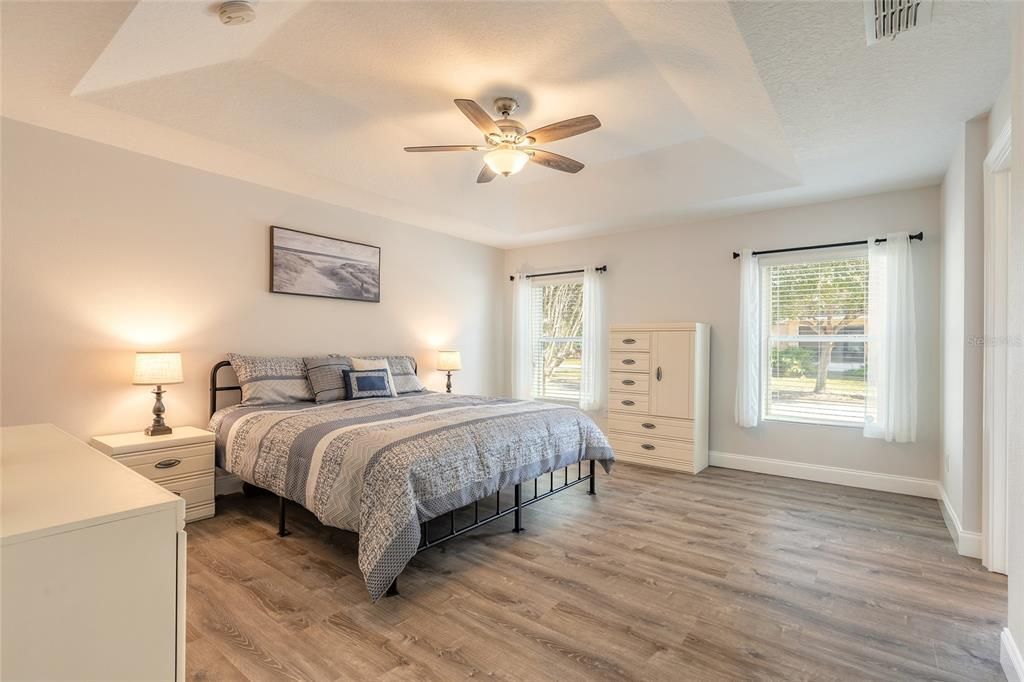 На продажу: $399,000 (3 спален, 2 ванн, 1905 Квадратных фут)