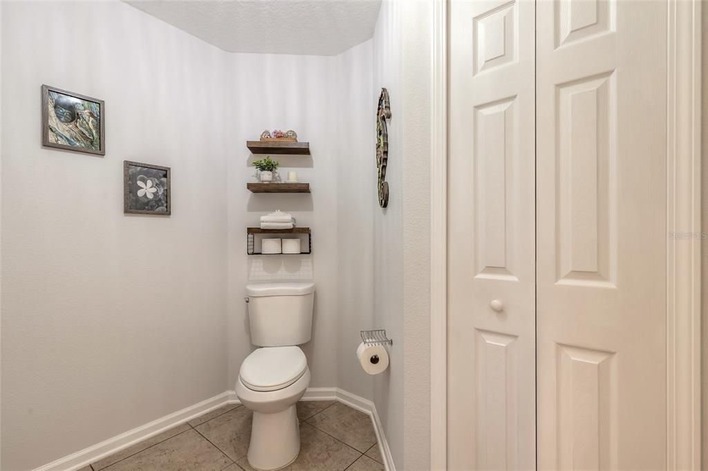 На продажу: $399,000 (3 спален, 2 ванн, 1905 Квадратных фут)