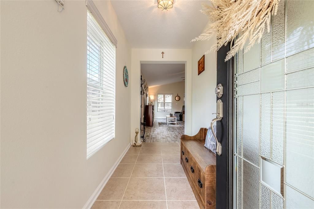 На продажу: $399,000 (3 спален, 2 ванн, 1905 Квадратных фут)