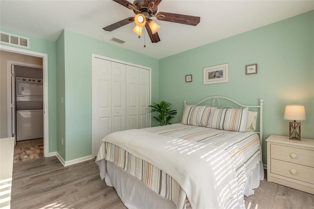 На продажу: $399,000 (3 спален, 2 ванн, 1905 Квадратных фут)