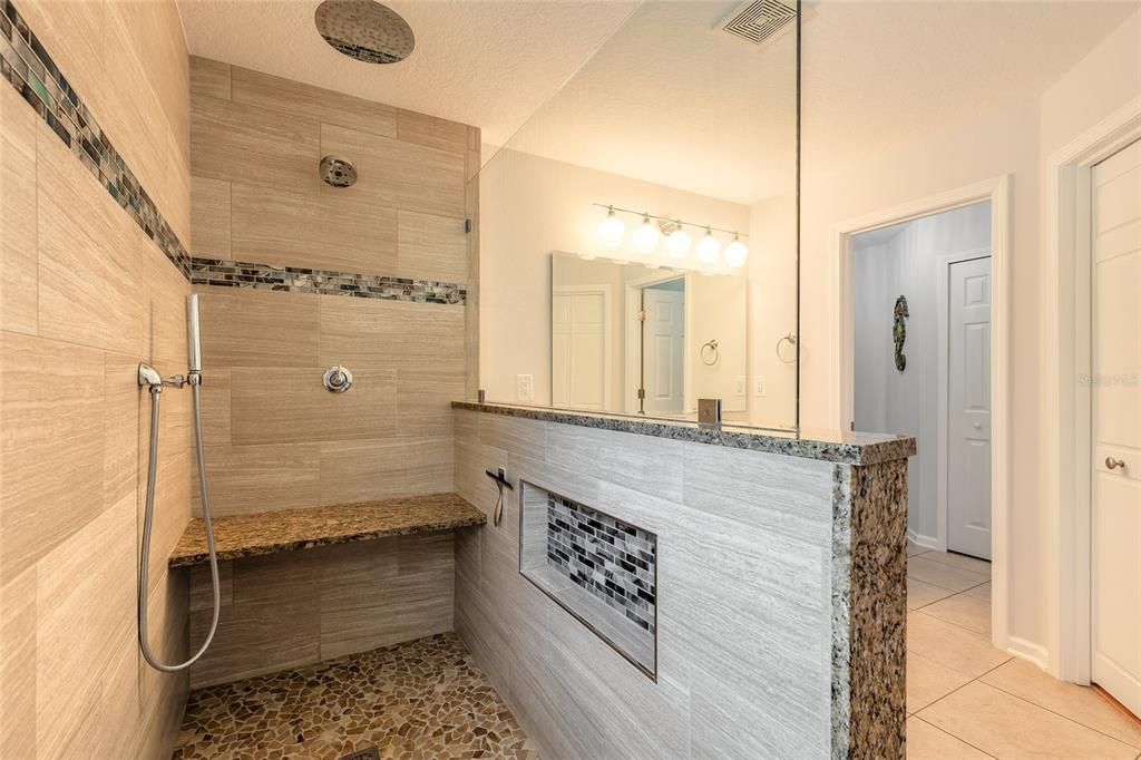 На продажу: $399,000 (3 спален, 2 ванн, 1905 Квадратных фут)