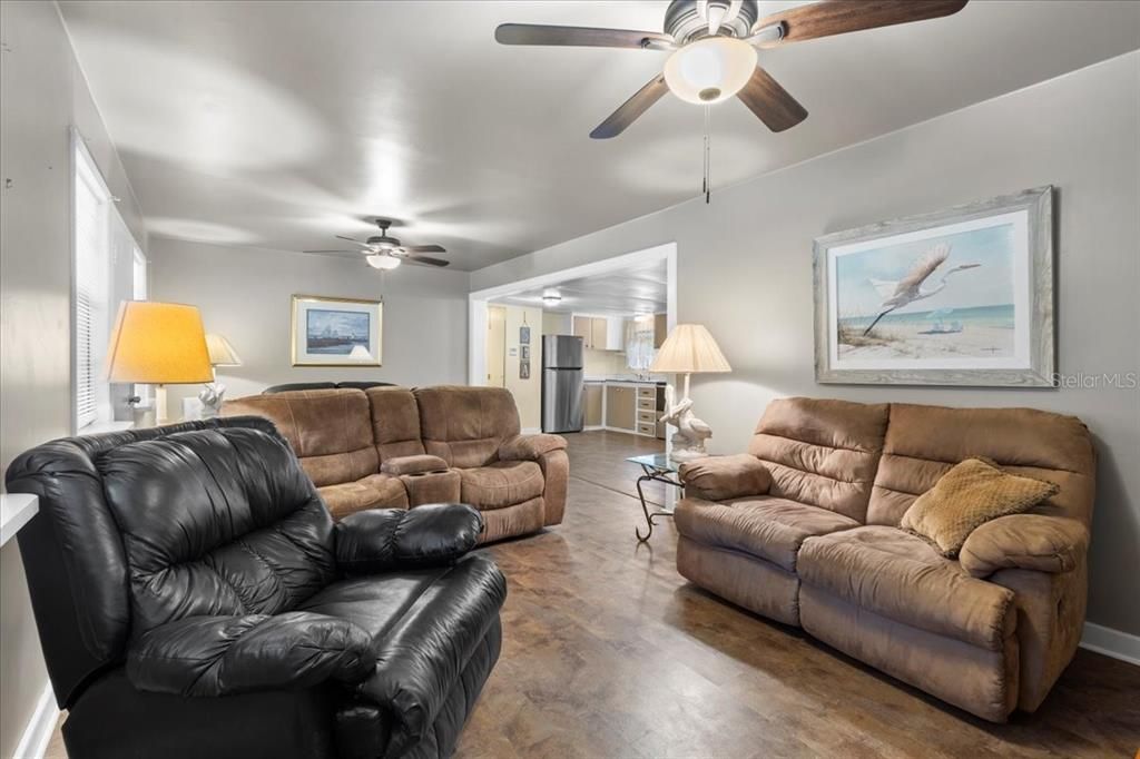 待售: $139,900 (3 贝兹, 2 浴室, 1152 平方英尺)