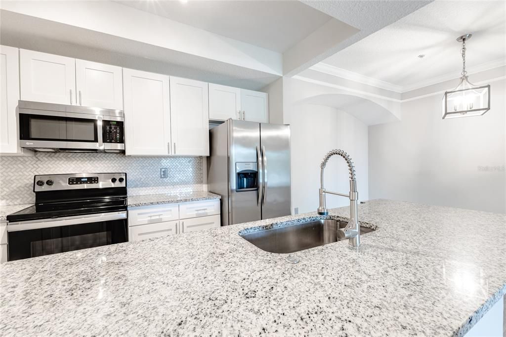 В аренду: $2,300 (3 спален, 2 ванн, 1396 Квадратных фут)