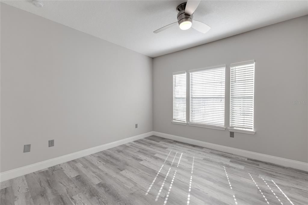 В аренду: $2,300 (3 спален, 2 ванн, 1396 Квадратных фут)