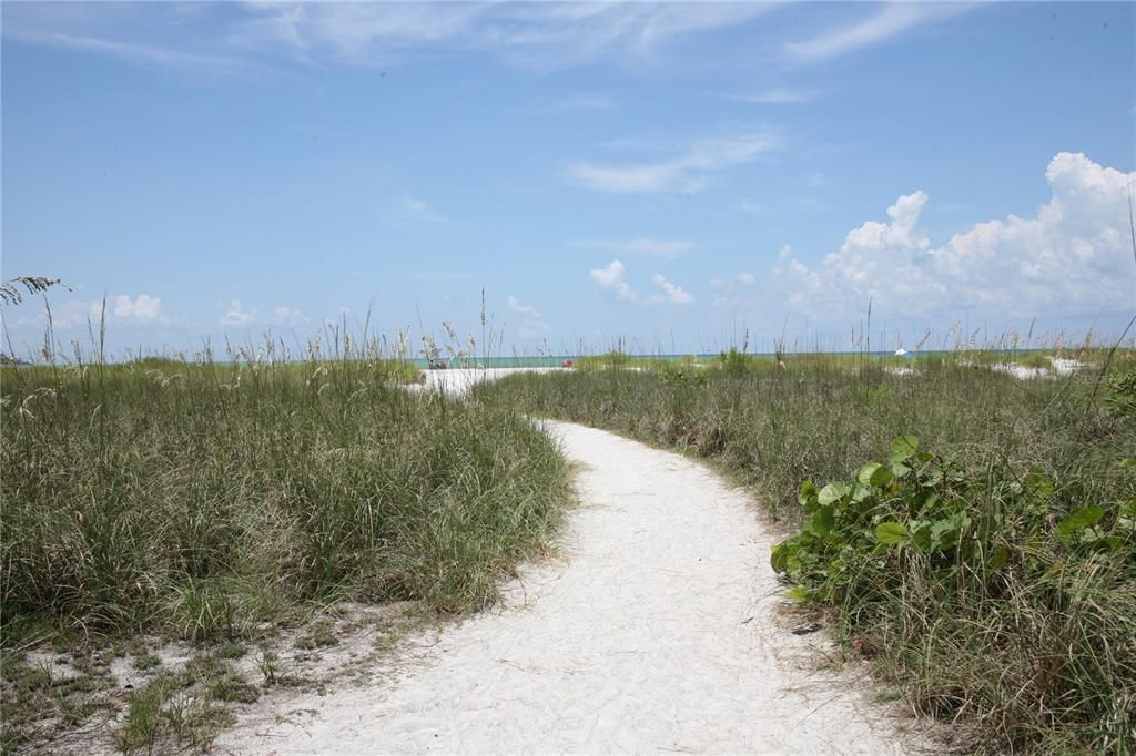 待售: $369,000 (2 贝兹, 2 浴室, 1562 平方英尺)