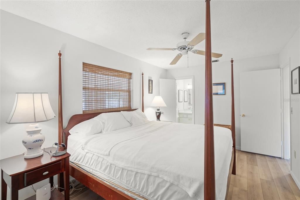 待售: $369,000 (2 贝兹, 2 浴室, 1562 平方英尺)