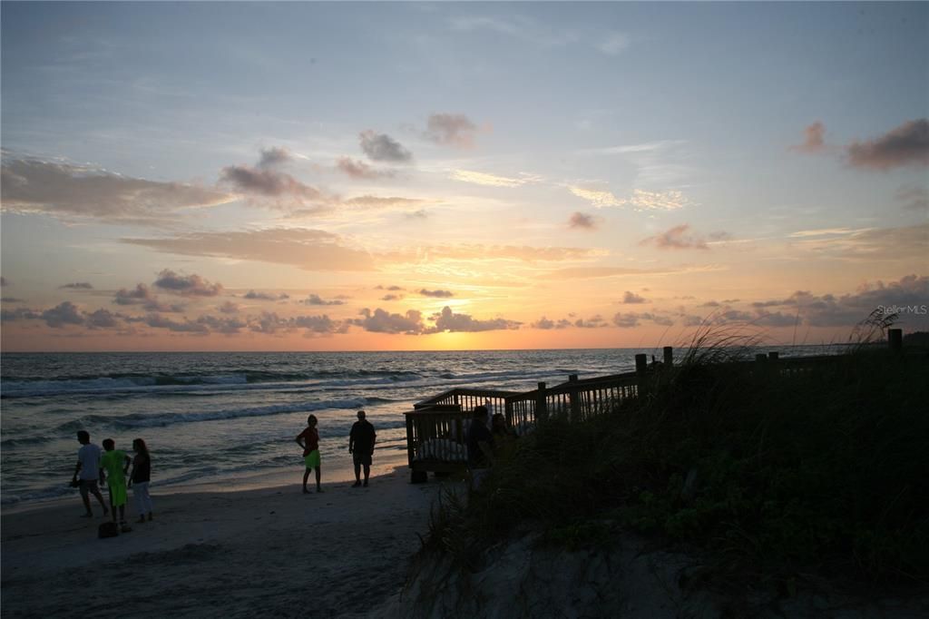 待售: $369,000 (2 贝兹, 2 浴室, 1562 平方英尺)