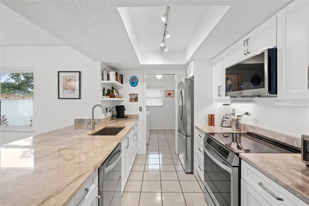 待售: $369,000 (2 贝兹, 2 浴室, 1562 平方英尺)