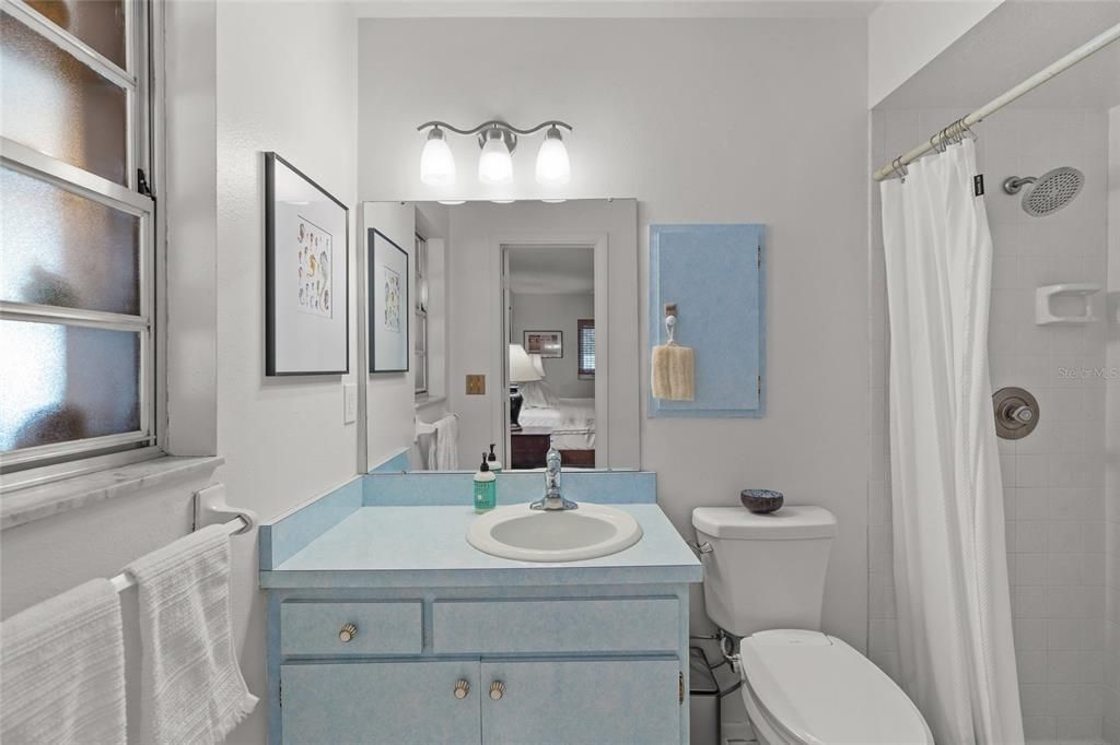 待售: $369,000 (2 贝兹, 2 浴室, 1562 平方英尺)