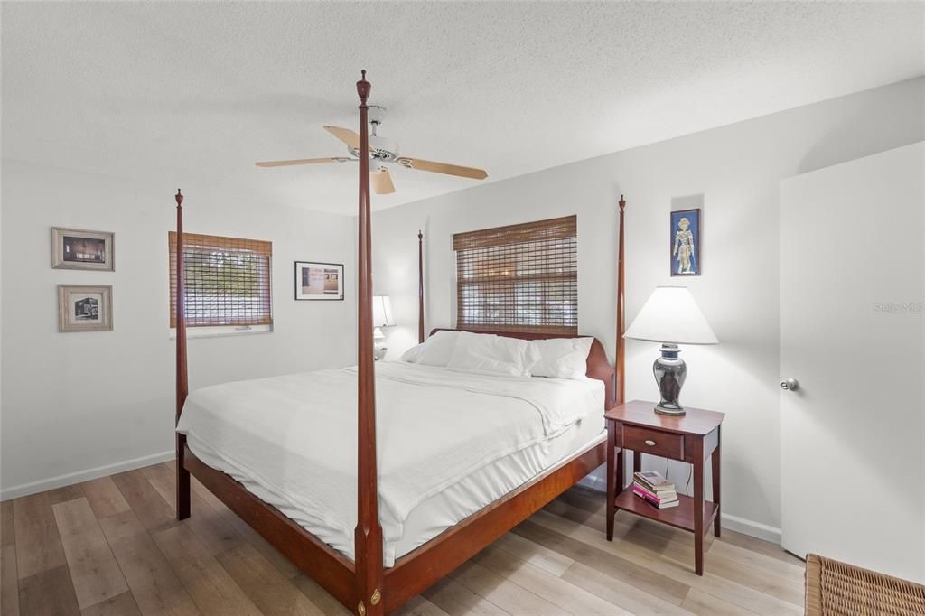 待售: $369,000 (2 贝兹, 2 浴室, 1562 平方英尺)