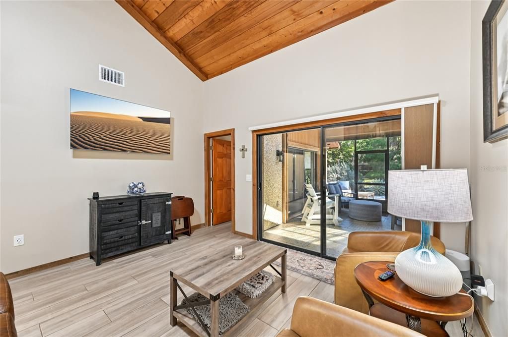 For Sale: $385,000 (3 beds, 2 baths, 1650 Square Feet)