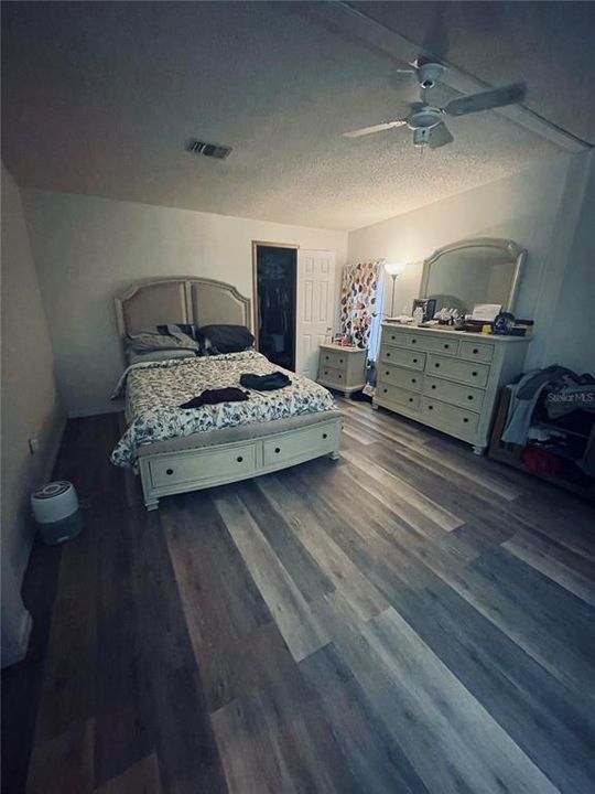 На продажу: $189,000 (2 спален, 2 ванн, 1144 Квадратных фут)