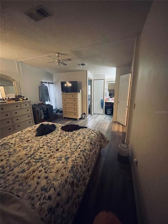 На продажу: $189,000 (2 спален, 2 ванн, 1144 Квадратных фут)