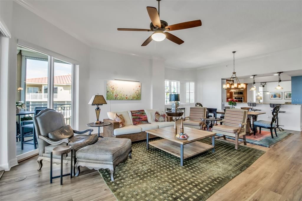 На продажу: $899,000 (3 спален, 3 ванн, 2630 Квадратных фут)