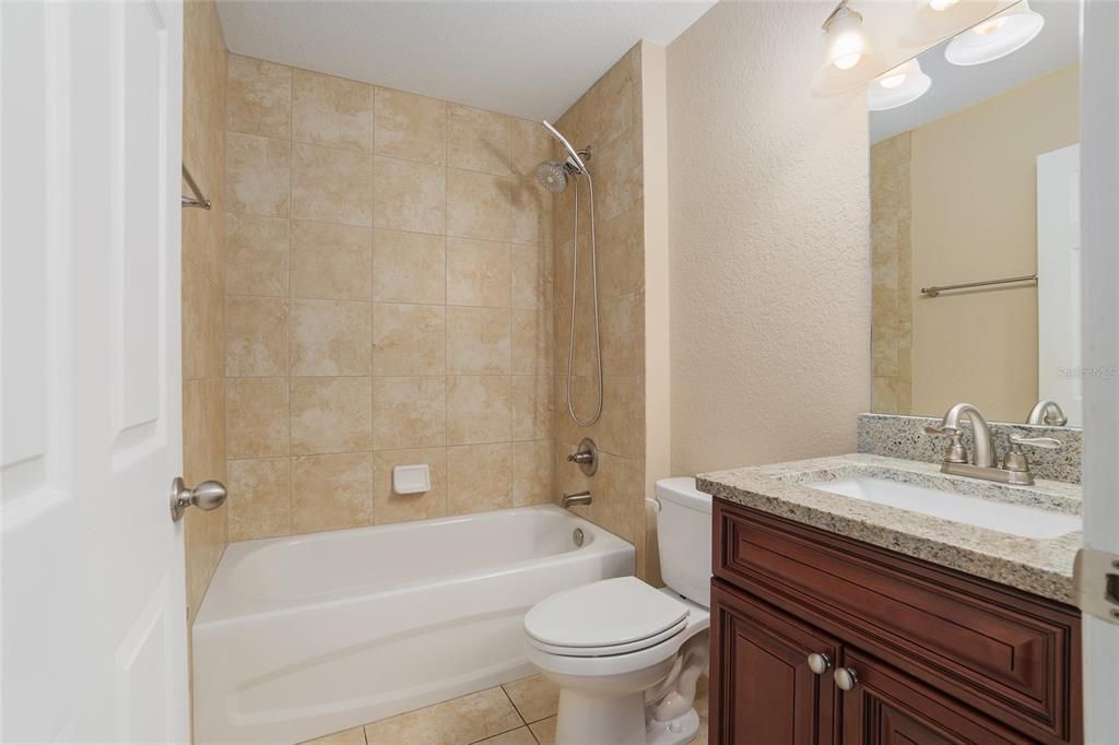 出租: $1,885 (3 贝兹, 2 浴室, 1416 平方英尺)