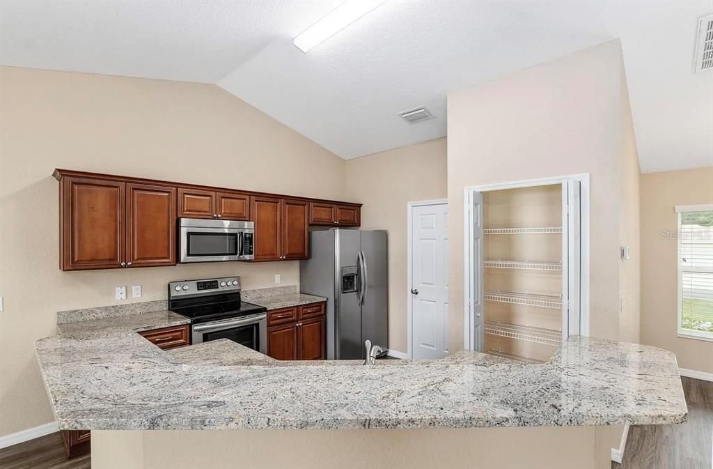 出租: $1,885 (3 贝兹, 2 浴室, 1416 平方英尺)