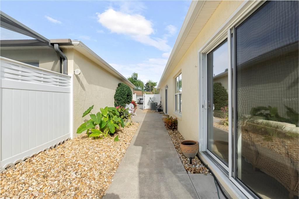 待售: $324,900 (2 贝兹, 2 浴室, 1132 平方英尺)