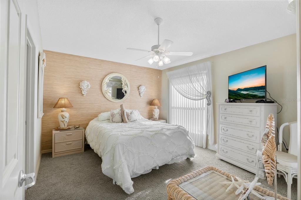 待售: $324,900 (2 贝兹, 2 浴室, 1132 平方英尺)