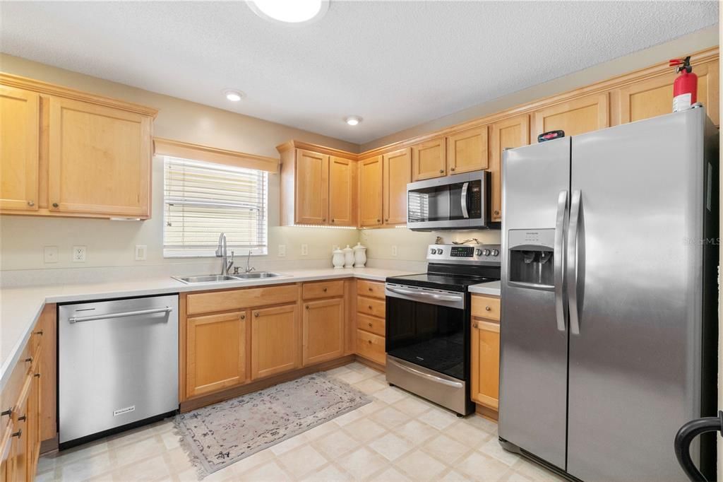 待售: $324,900 (2 贝兹, 2 浴室, 1132 平方英尺)